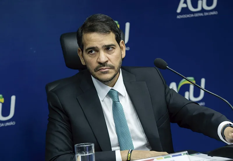 AGU pede ao STF suspensão do afastamento de diretor-geral da PF