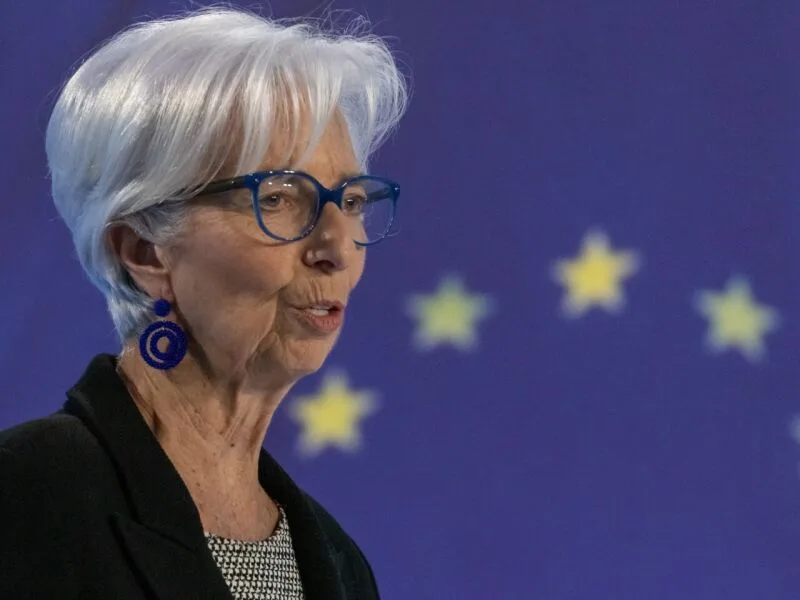 Lagarde diz que alta de juros do BCE foi unânime e alerta para riscos à inflação
