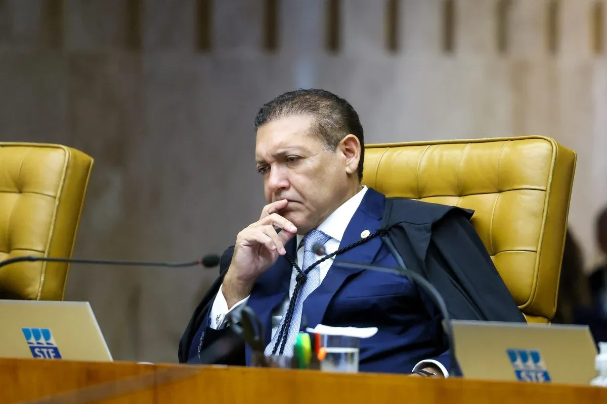 Nunes Marques deixa análise sobre possível investigação de Moraes no STF