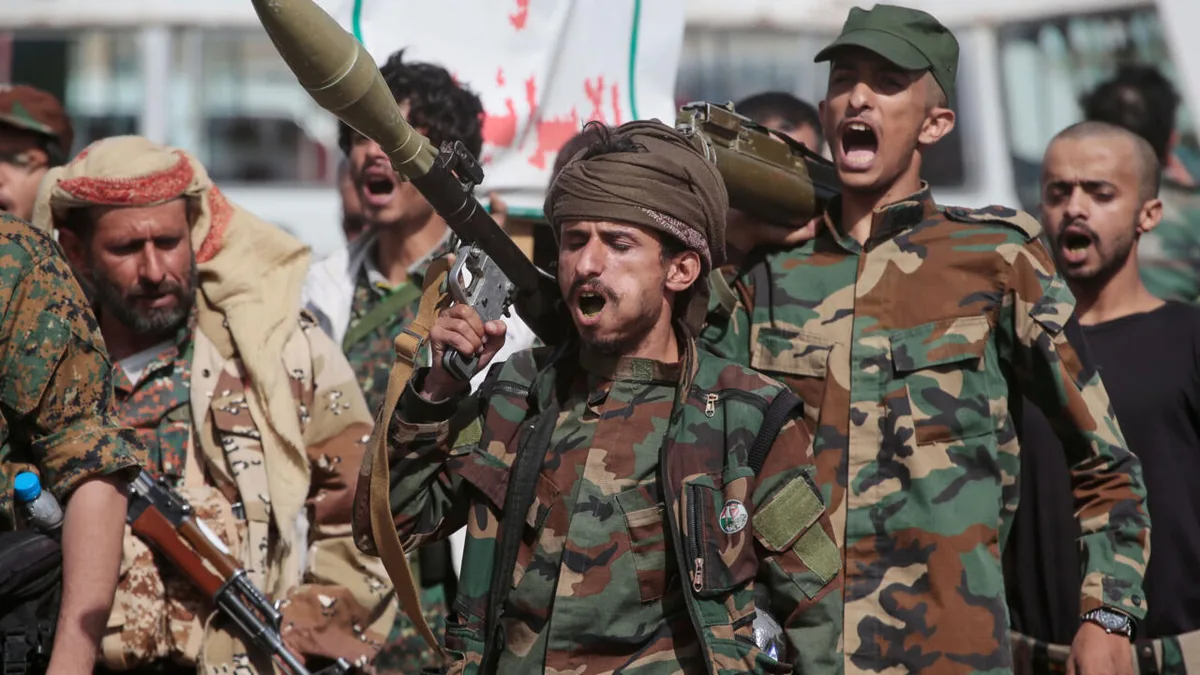 Houthis ampliam influência militar e controle sobre rotas no Iêmen