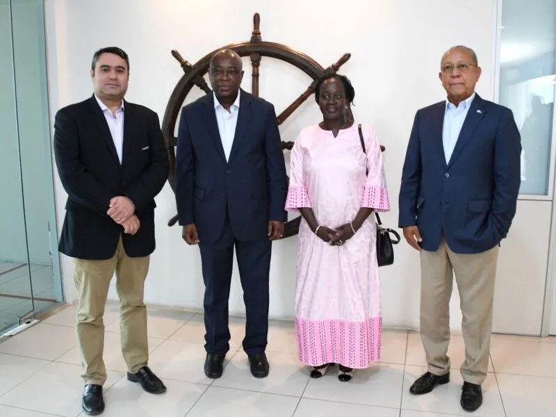 Porto do Recife avalia rotas de cargas e cruzeiros com países africanos