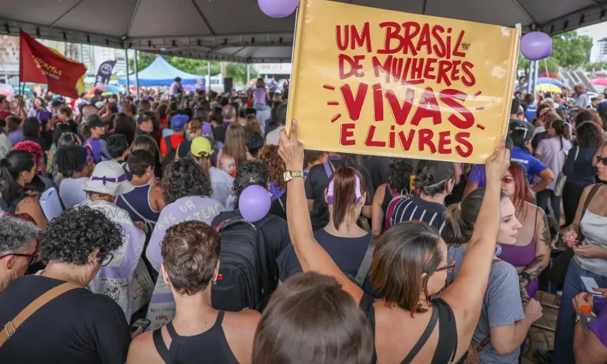 STJ restabelece participação obrigatória em grupos para condenados por violência doméstica
