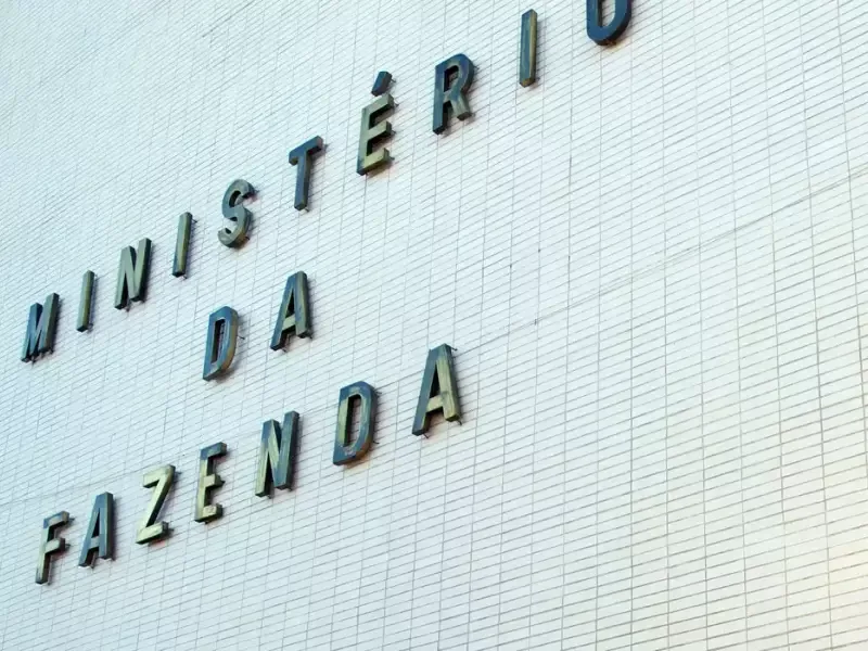 Fazenda diz que crédito caro pesa mais que o nível da dívida familiar