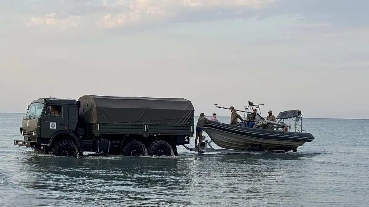 Acidente durante exercício naval mata catorze militares no Cazaquistão