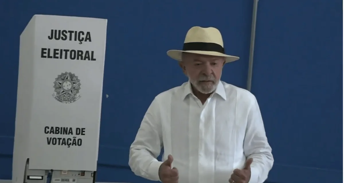 Lula diz que pesquisas não antecipam resultado após votar em São Bernardo