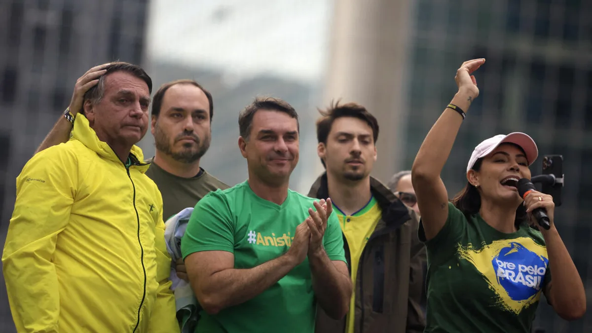 Professor vê bolsonarismo como marca familiar após avanço de Flávio