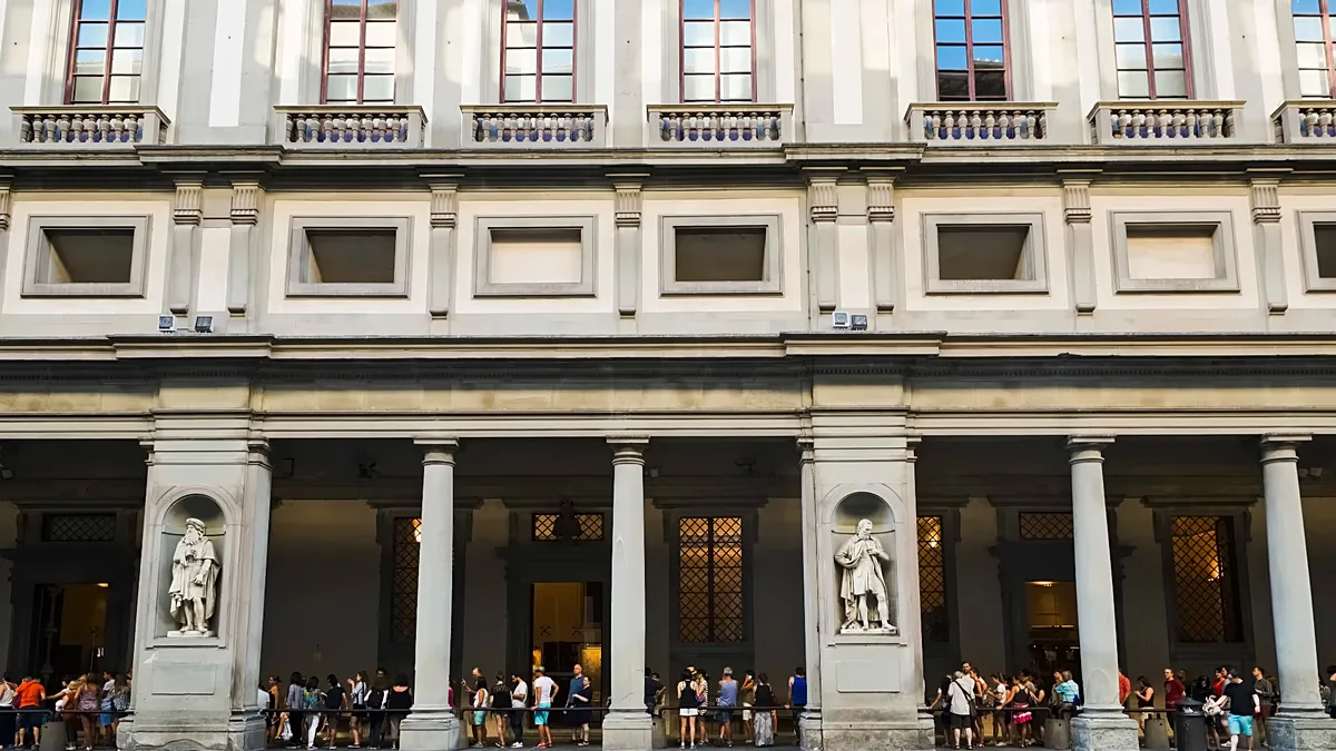 Chuva causa infiltrações em galerias históricas de Florença