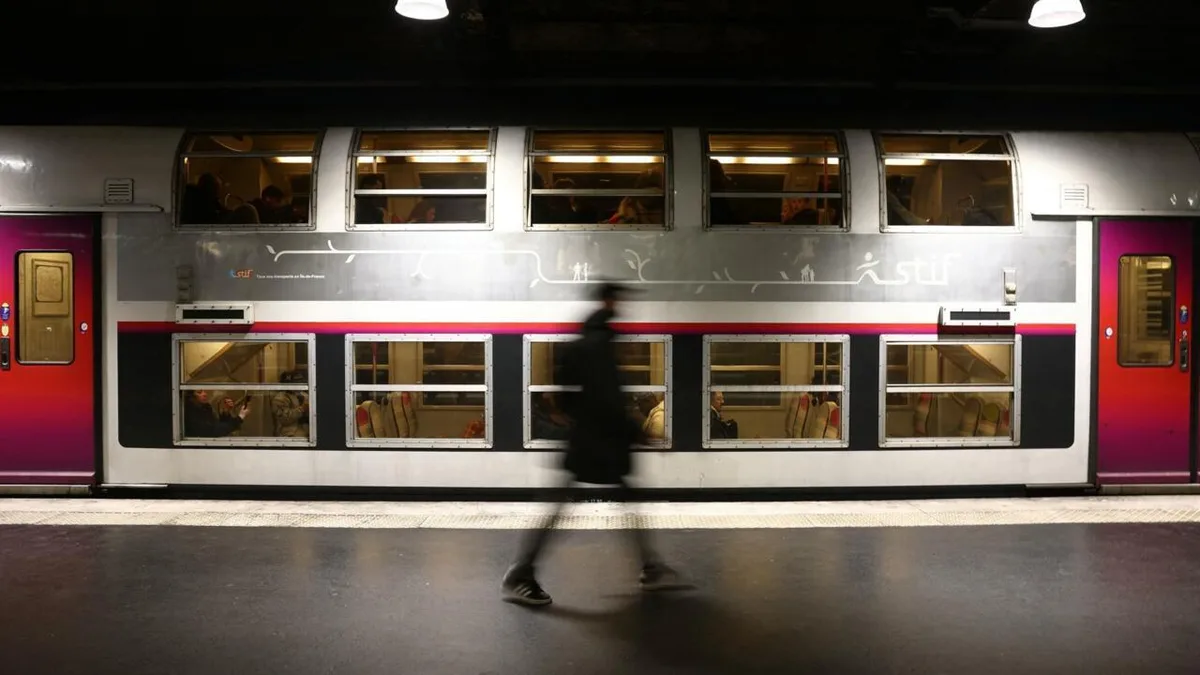 Francesa recebe medalha por impedir tentativa de estupro contra brasileira em trem