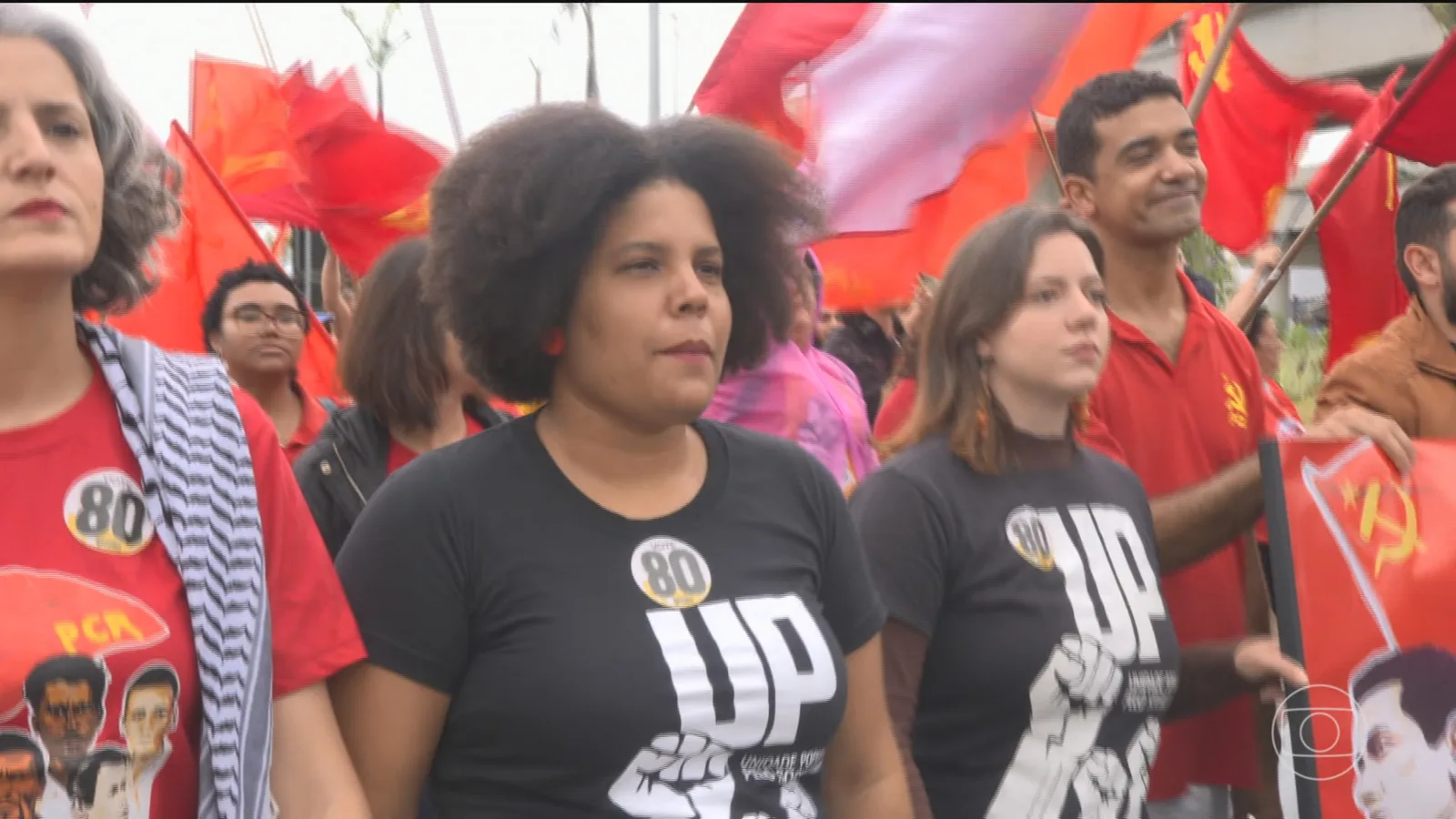 Samara Martins faz caminhada e participa de ato em Santo André
