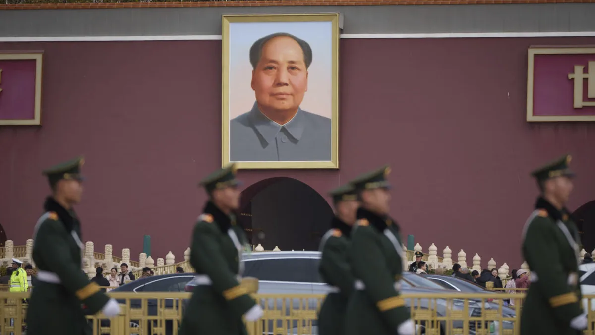 Mao continua símbolo oficial da China, entre homenagens e silêncio sobre tragédias