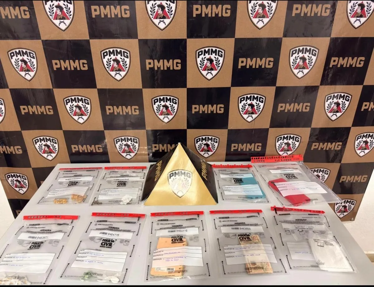 Casal é detido com crack, maconha e cocaína em Engenheiro Caldas