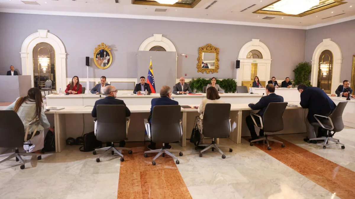 Venezuela retoma negociações enquanto opositor é detido e sites são desbloqueados