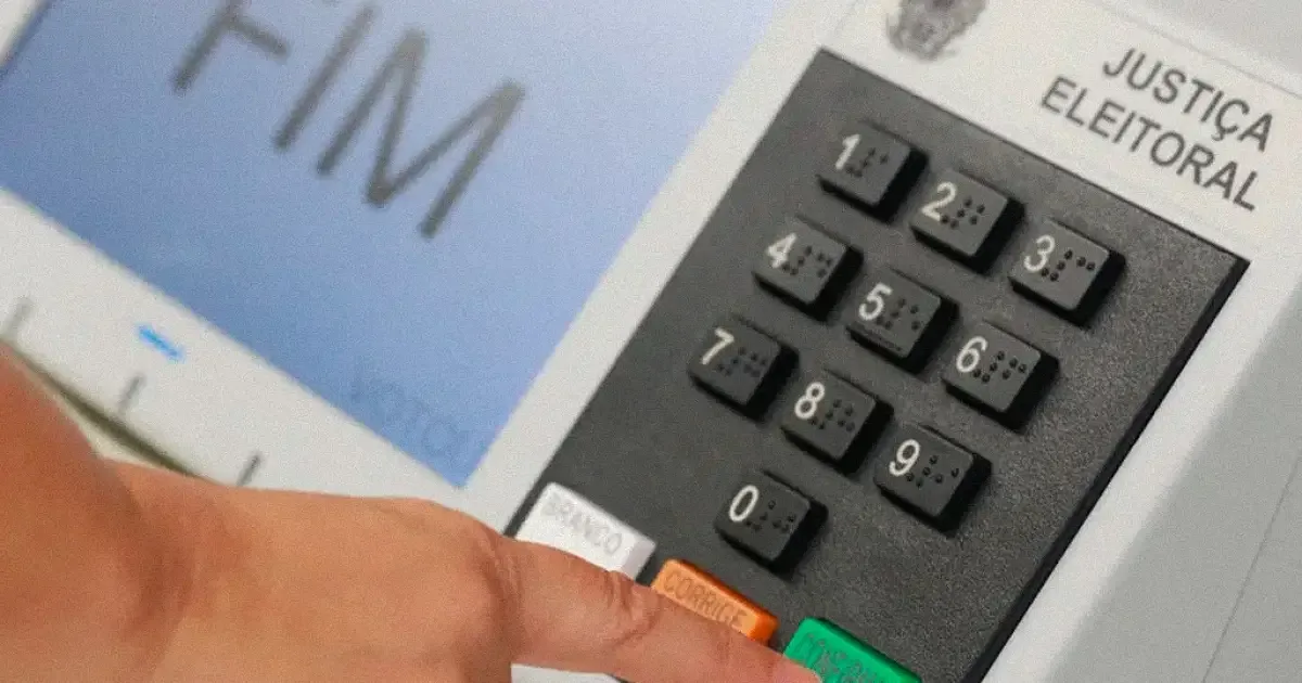 Teoria do eleitor mediano explica convergência entre partidos, mas tem limites