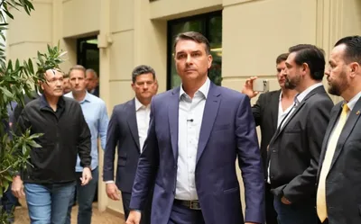 Plano econômico de Flávio Bolsonaro combina cortes de impostos e ajuste fiscal sem detalhes