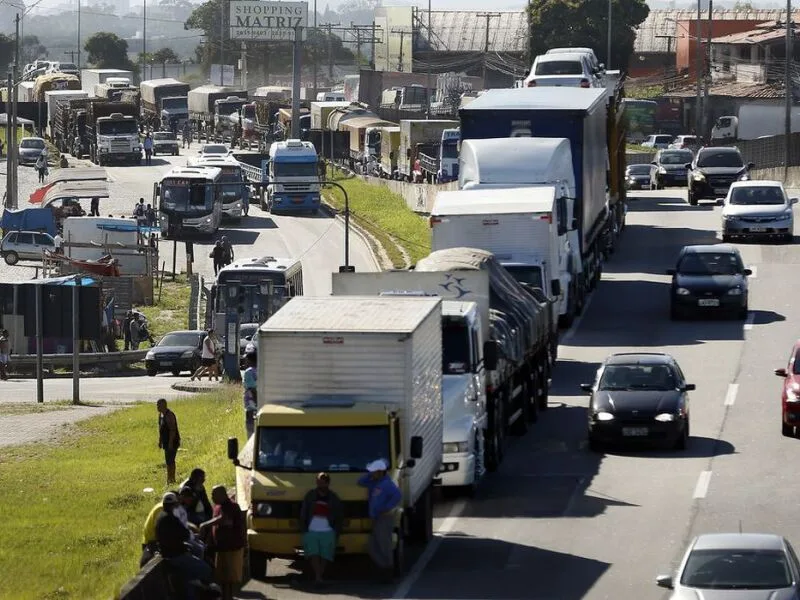 Energia elétrica e passagens aéreas puxam queda do IPCA em agosto