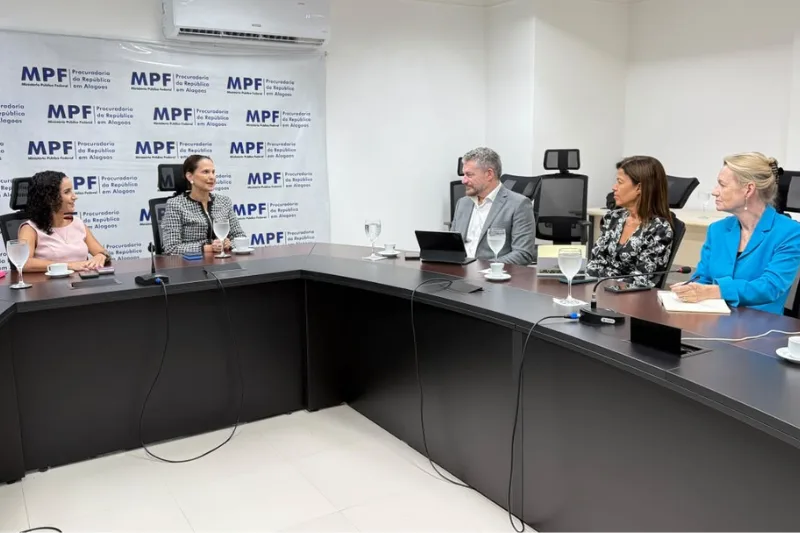 MPF e UNOPS discutem parceria para reparação de danos em Maceió