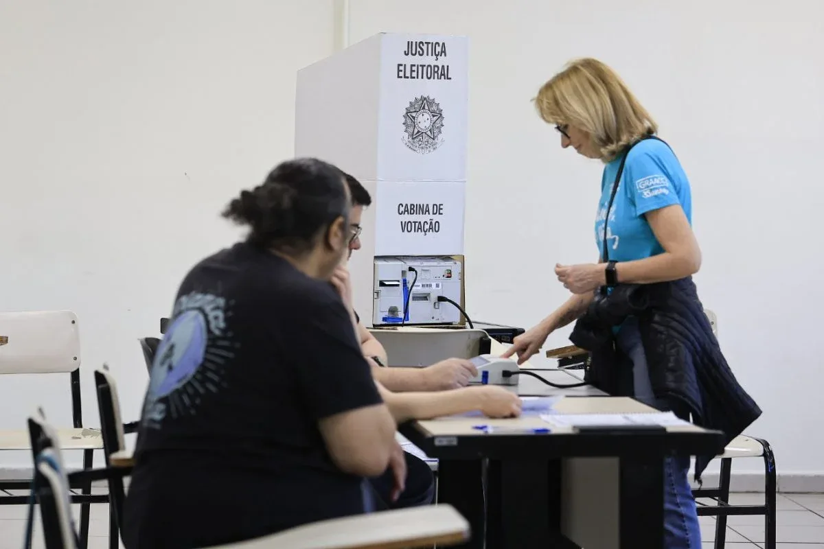 MPE aciona Justiça contra vídeos sobre embaixadas e urnas eletrônicas
