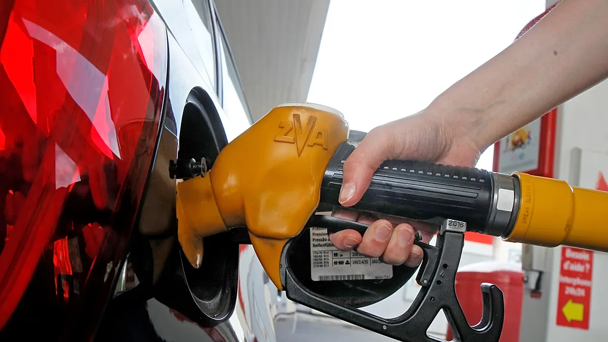 Preço limitado pela TotalEnergies aumenta tensão com postos e supermercados franceses