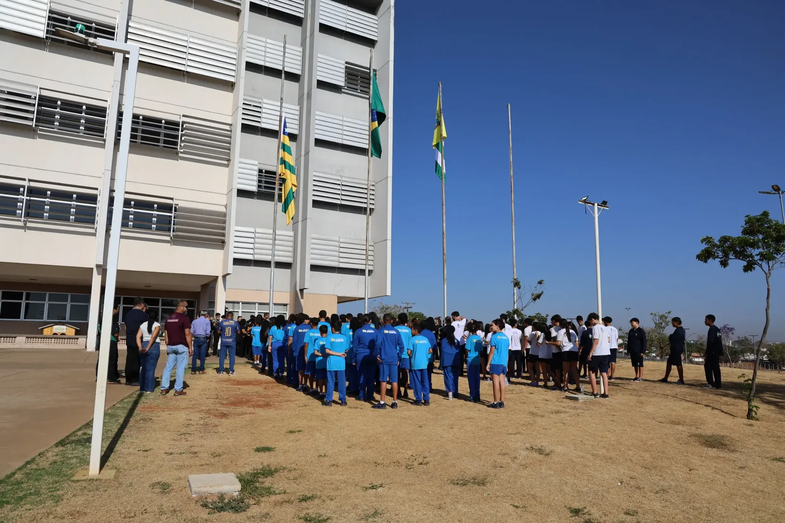Aparecida de Goiânia reúne estudantes em cerimônia da Semana da Pátria