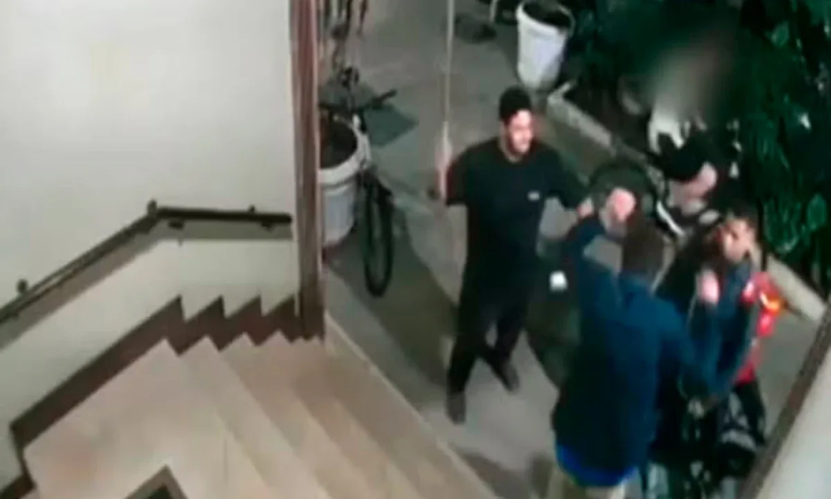 Imagens apontam agressões por cerca de nove minutos contra ciclista em Copacabana