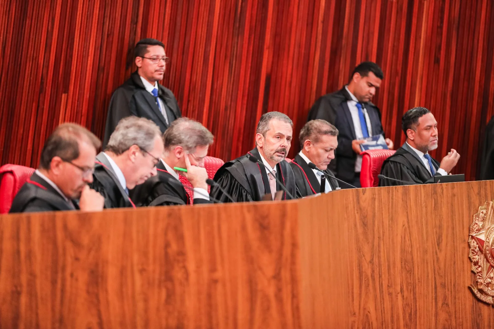 TSE cassa registro de deputada reeleita em Roraima por inelegibilidade