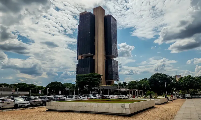 BC aponta diferenças entre instituições no uso e na governança de IA
