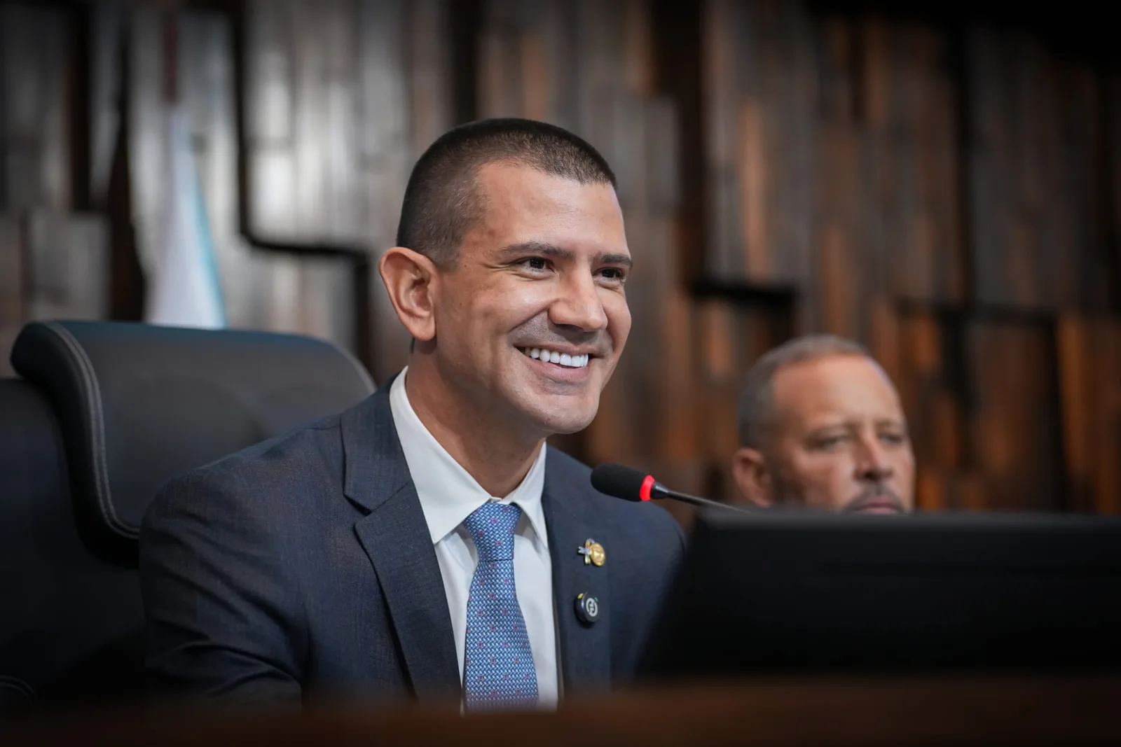 Ruas comemora decisão do TSE e pede votos para Flávio Bolsonaro