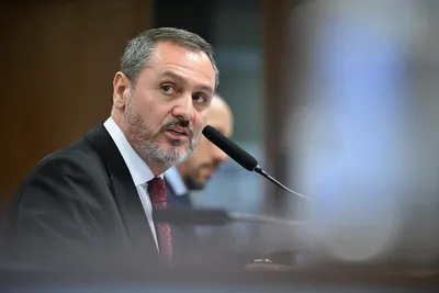 Mendonça afasta chefes da PF e manda investigar relatórios de inteligência