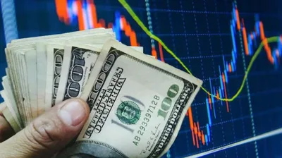 Deflação reduz taxas de juros futuros, mas inflação dos EUA pesa sobre a Bolsa
