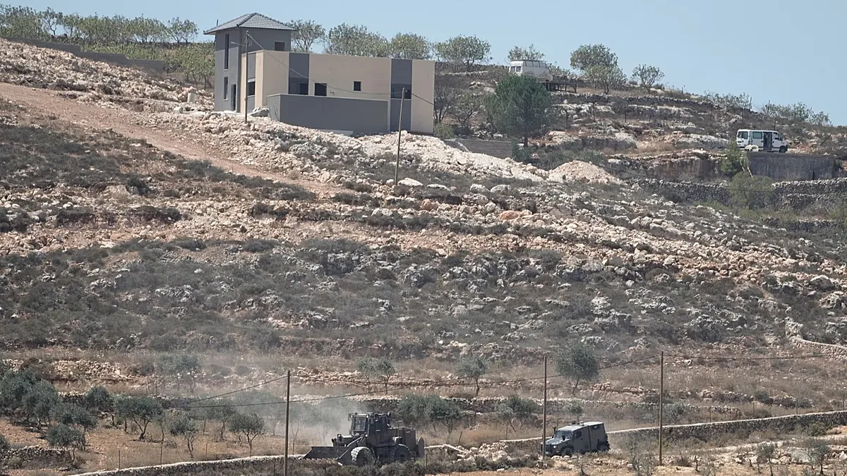 Reino Unido anuncia veto a produtos de colônias israelitas e fecha consulado em Jerusalém