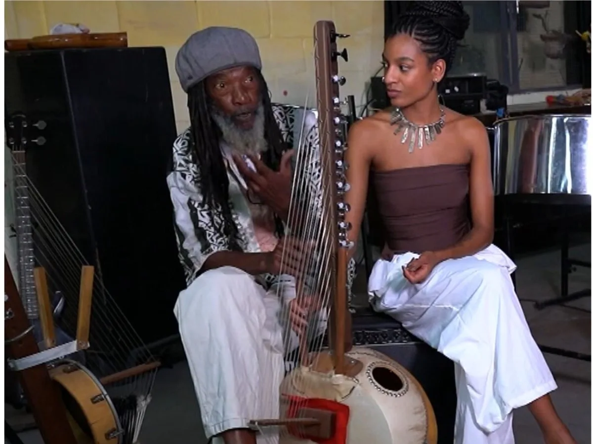 Kora de Layla amplia participação coletiva em peça protagonizada por Taís Araujo