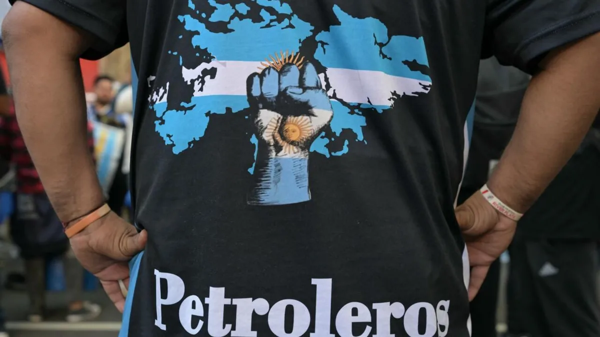 Milei anuncia sanções contra empresas ligadas à exploração nas Malvinas