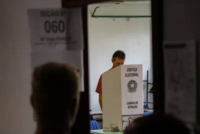 Eleitores terão de escolher dois senadores no primeiro turno