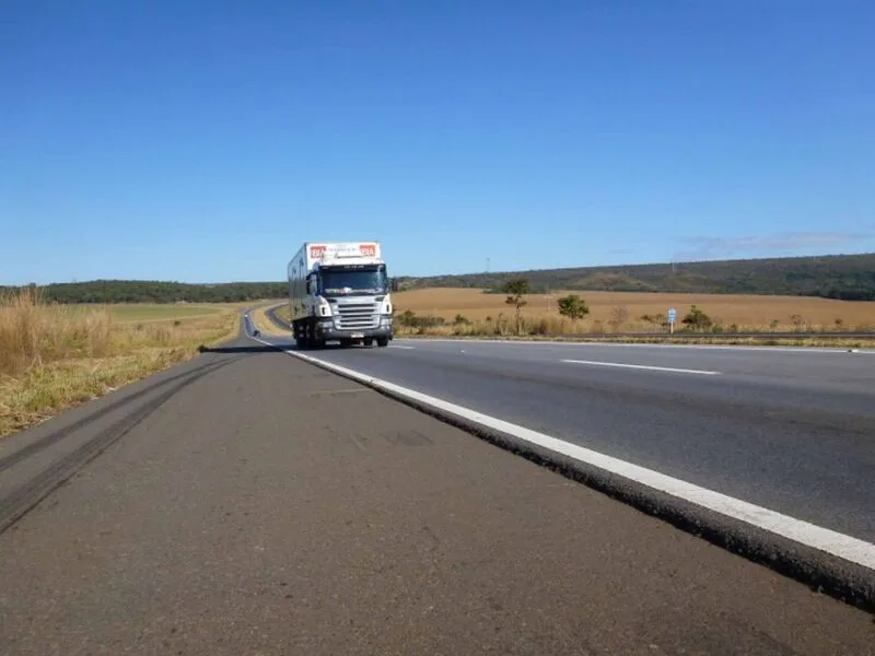 Custos e crédito pressionam transporte apesar de alta no PIB do setor