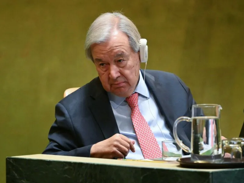 Guterres pede supervisão independente para riscos da inteligência artificial