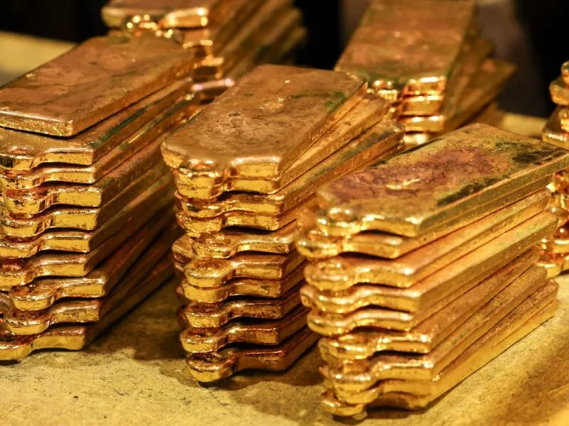 Ouro recua 1,20% e prata cai 5,42% após dado de inflação nos EUA
