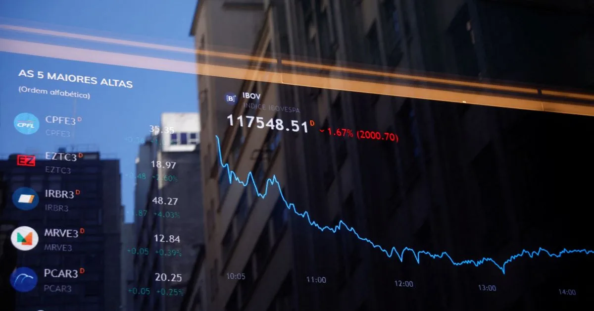 Ibovespa encerra série de 11 altas com queda marginal nesta quinta-feira