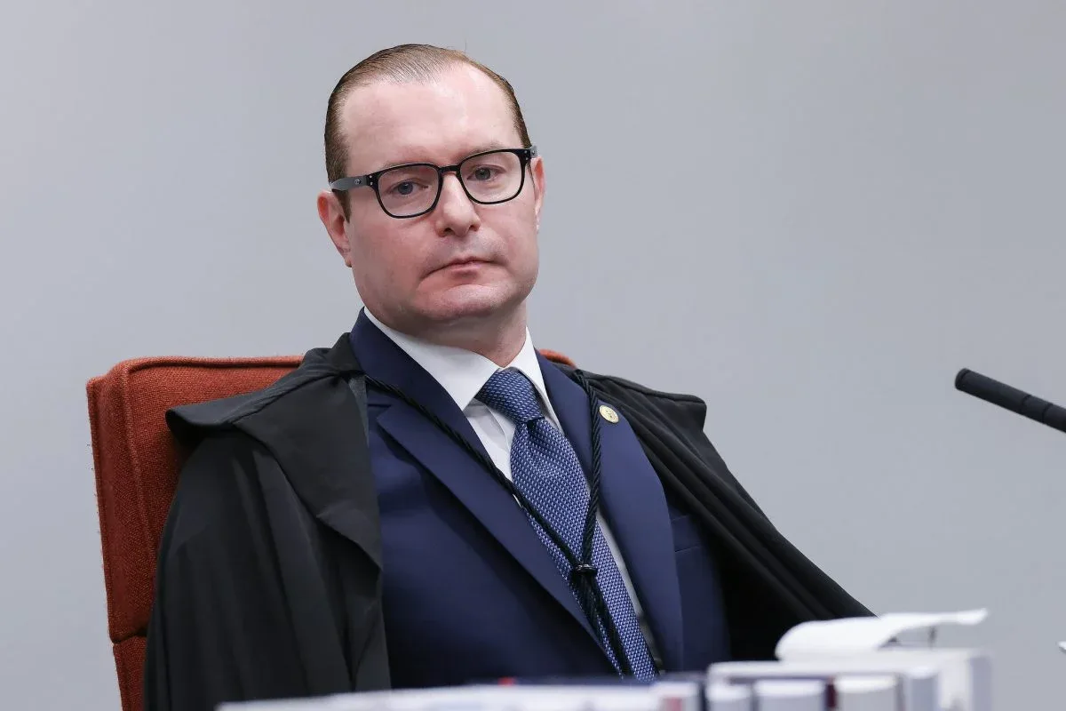 Zanin determina investigação sobre uso de IA em recurso no STF