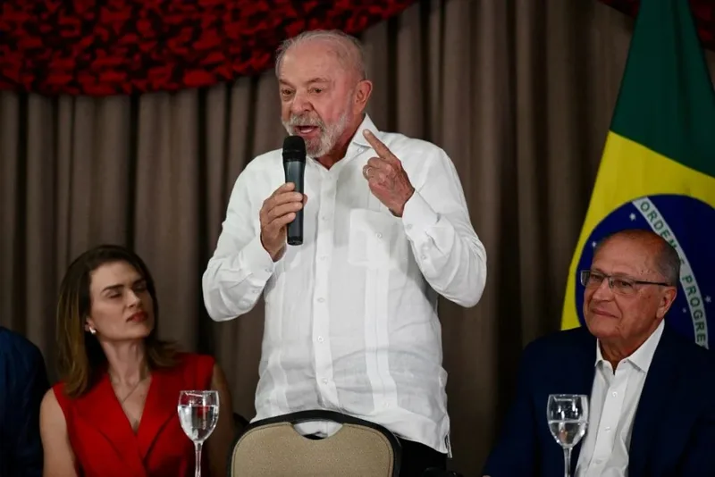 Lula cobra Flávio Bolsonaro e bancada do PL por votação contra a escala 6×1