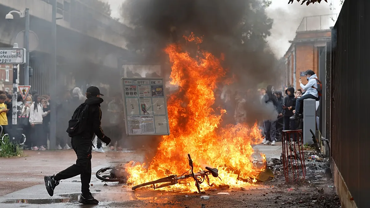 Protestos em liceus franceses têm confrontos e bloqueios em várias cidades