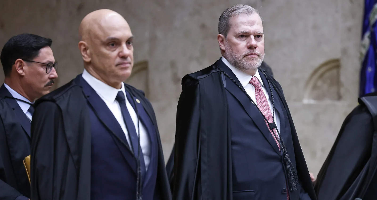Toffoli e Nunes Marques deixam julgamento sobre investigação de Moraes
