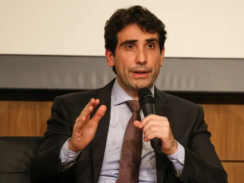 BC reduz previsão do PIB e vê desaceleração mais evidente na economia
