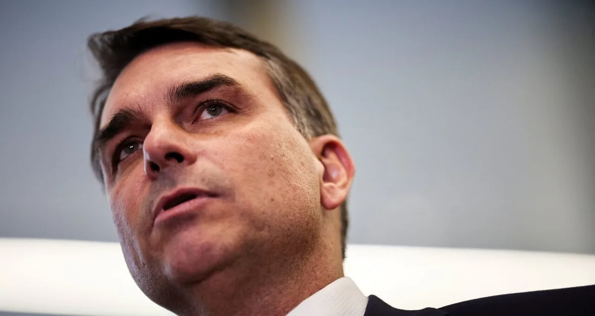 STF abre inquérito sobre Flávio Bolsonaro no caso Dark Horse