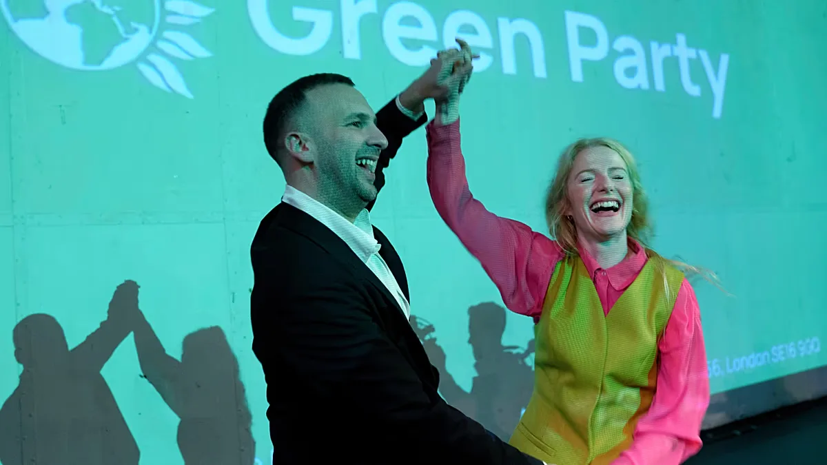Israel barra líder Verde britânico após partido equiparar sionismo ao racismo