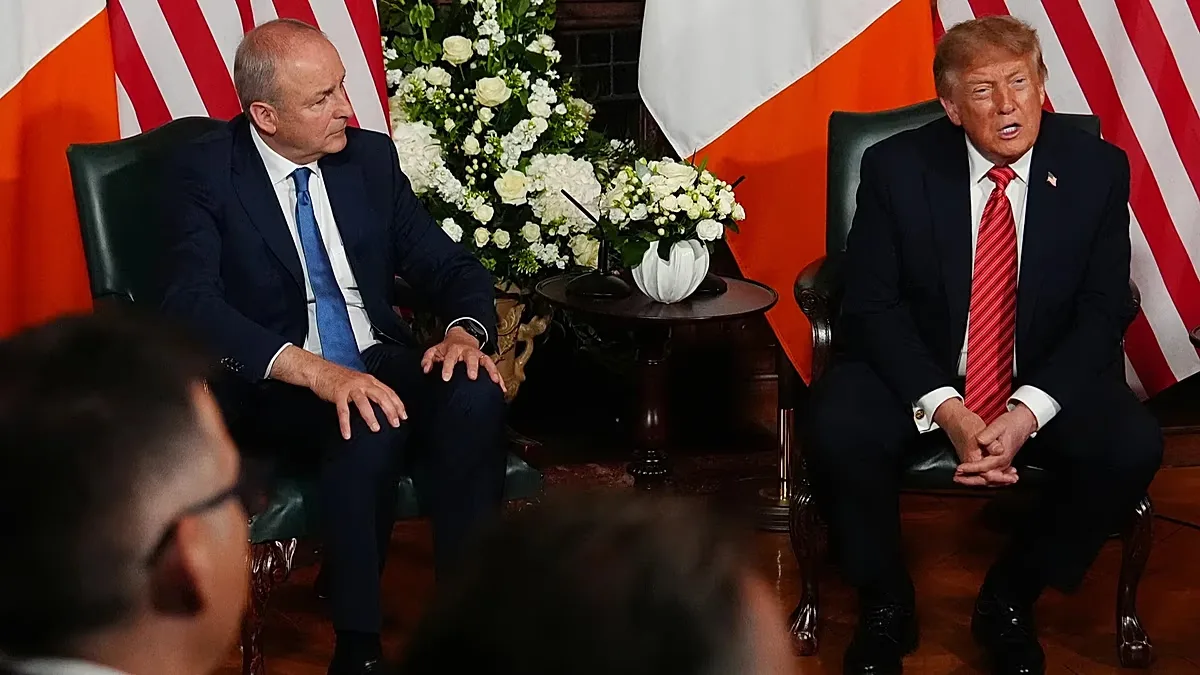 Trump defende Irlanda unificada durante visita e tensiona relação com Reino Unido