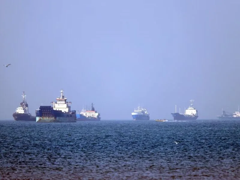 Brent e WTI recuam após Irã anunciar conversas sobre segurança regional