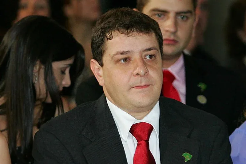 Defesa de Lulinha avalia novo pedido para encerrar investigação da PF