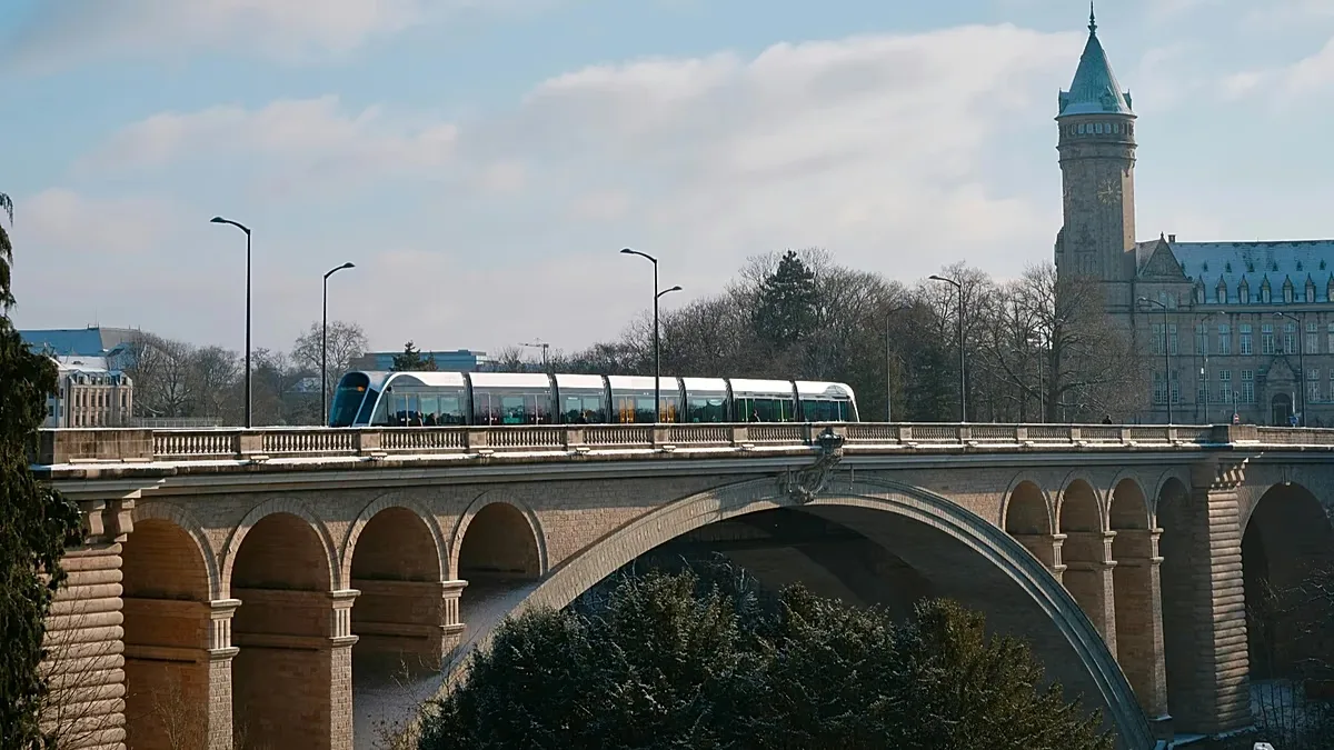 Tarifas de transporte sobem em 14 capitais europeias desde 2023