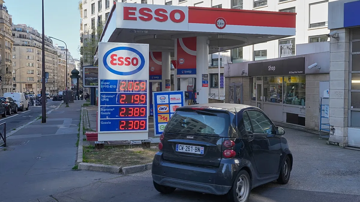 Combustíveis atingem preços recordes na União Europeia, aponta Comissão Europeia