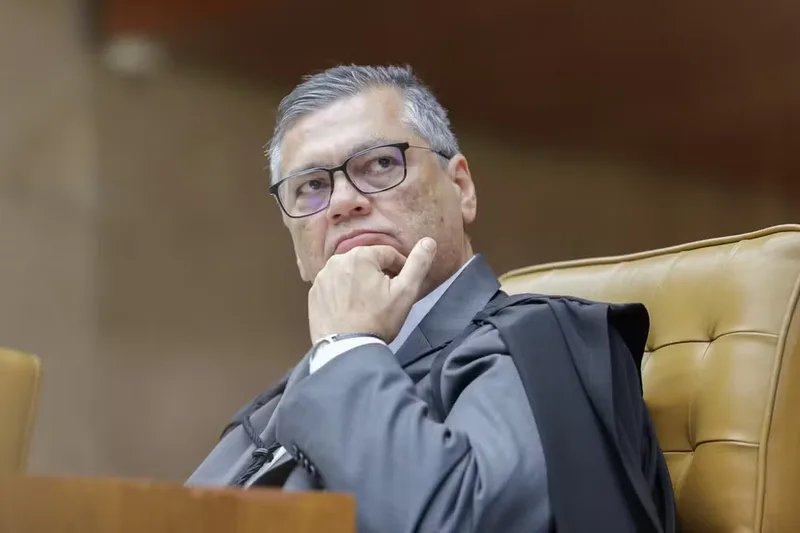 Dino determina revisão de normas da CVM em prazo de 90 dias